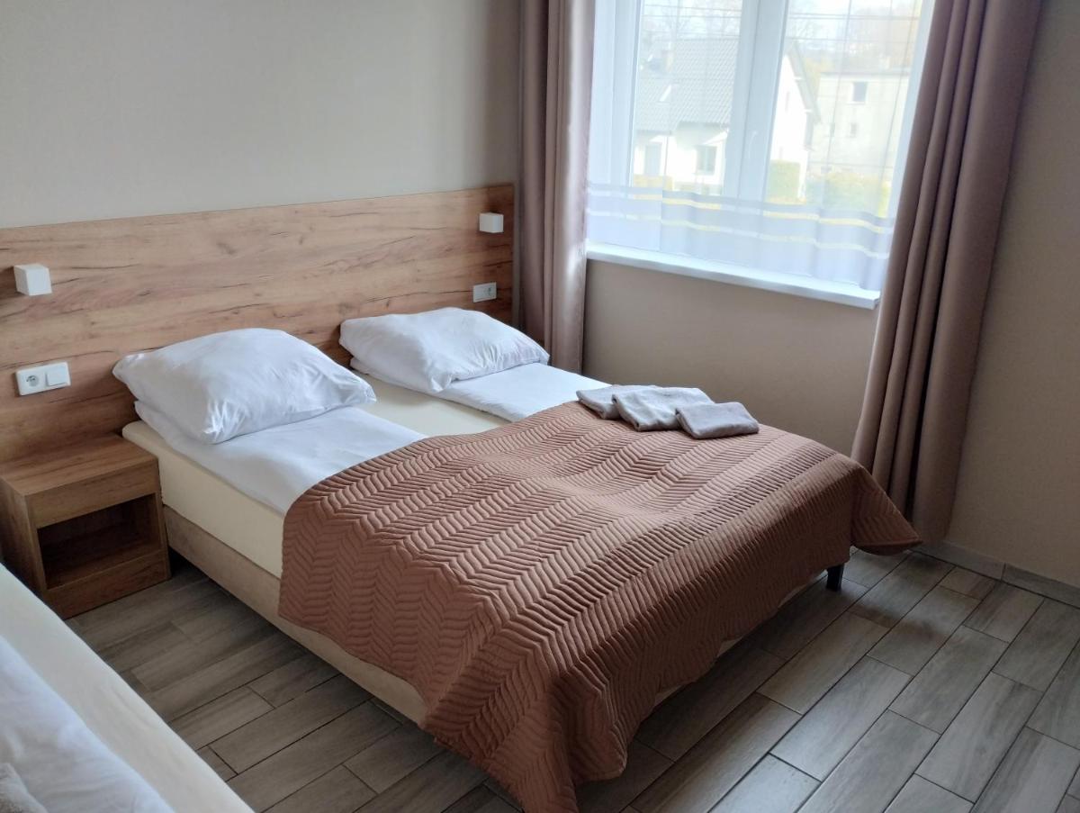 Good Night noclegi - wjazd do Bielsko Bia?a od Katowic droga E75 , S1 - Housity