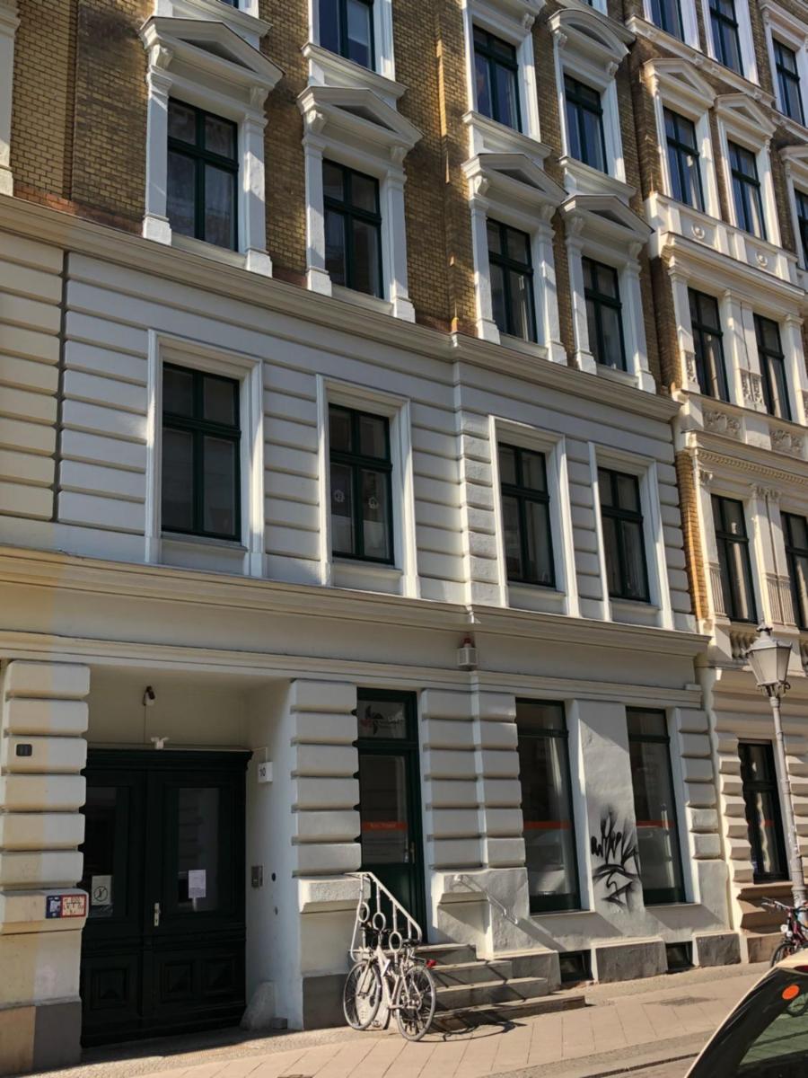 AKK3 Apartment Magdeburg Altstadt Zentral Balkon - Housity