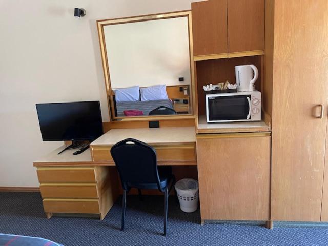 True blue Motor Inn - Housity