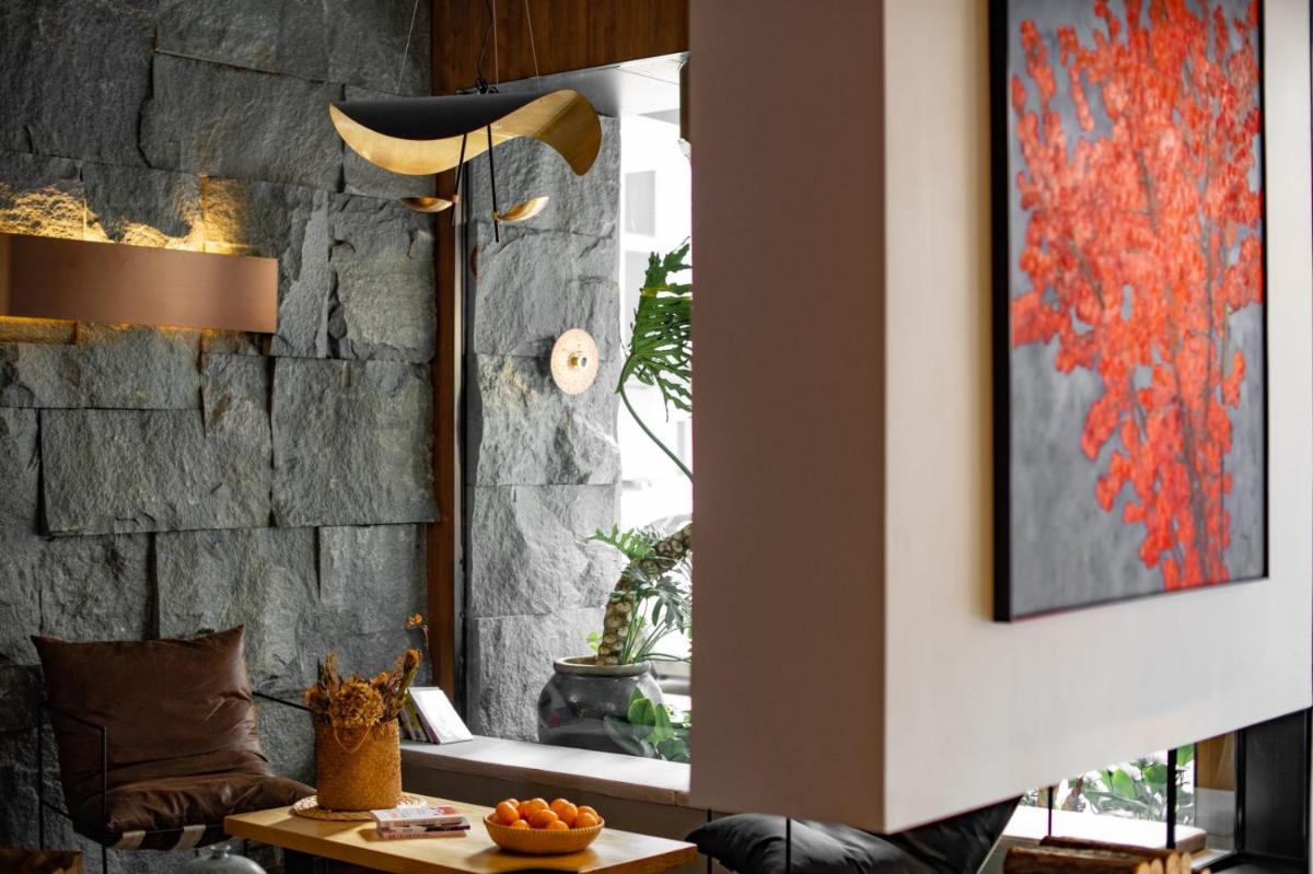 Yiwu Holly Hotel - Housity
