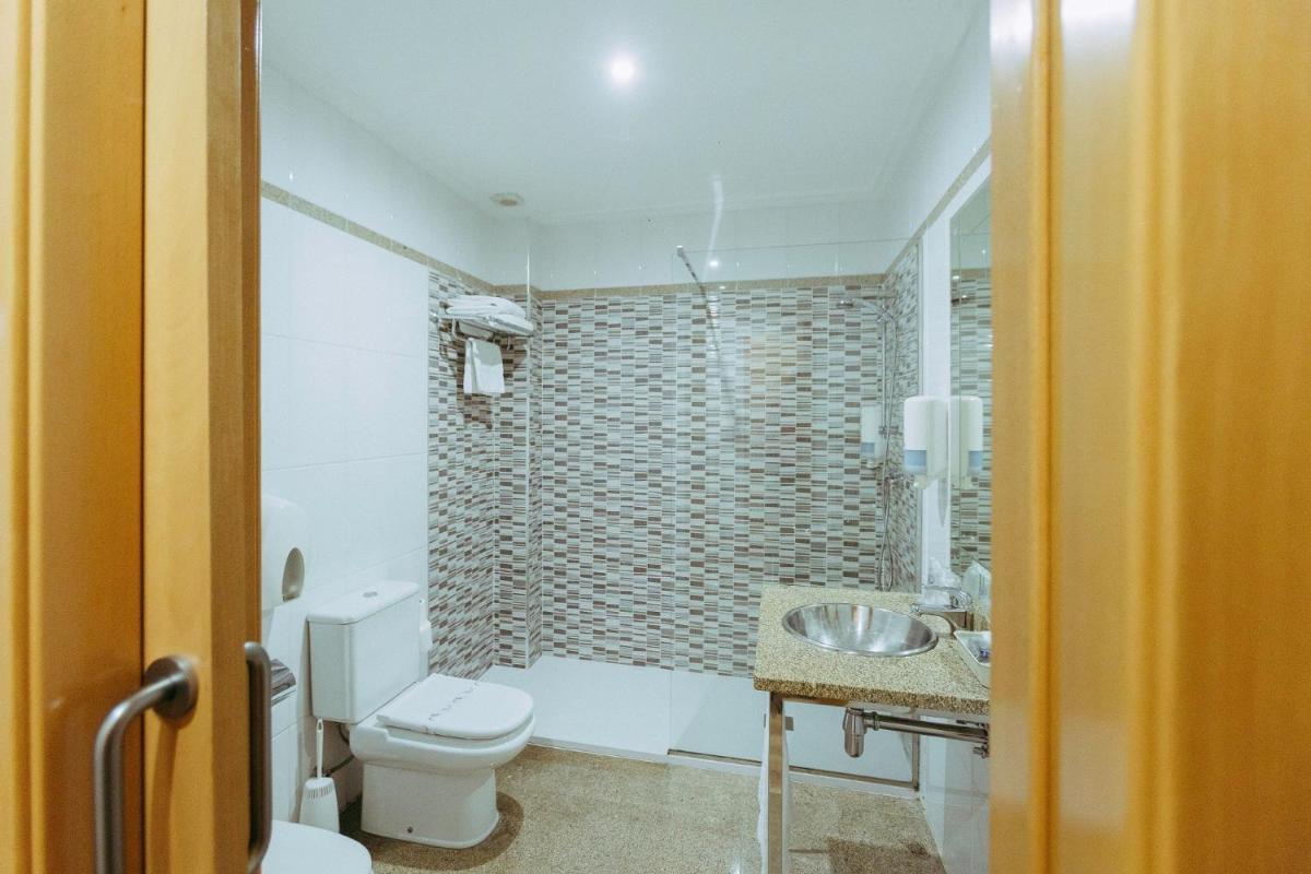 Un baño de Hotel Alfonso I