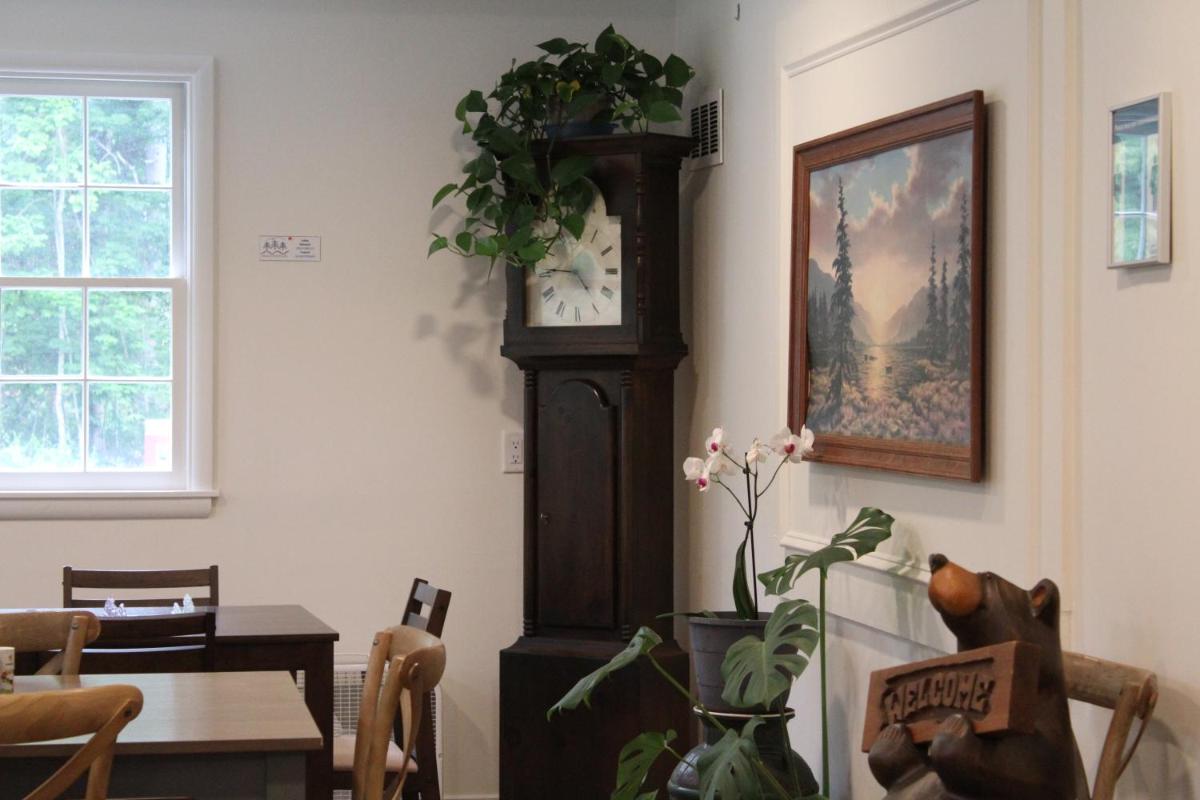 Arcady Mountain Motor Lodge - Housity