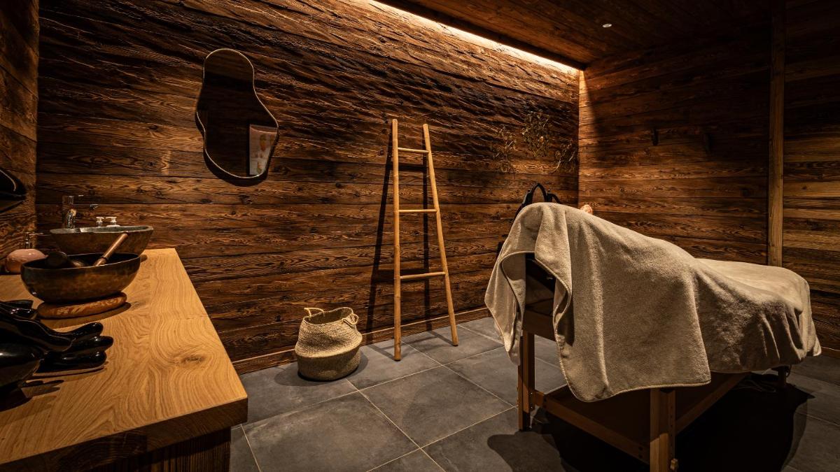 Photo de la galerie de l'établissement LA CABANE DU BREUIL, à La Bresse