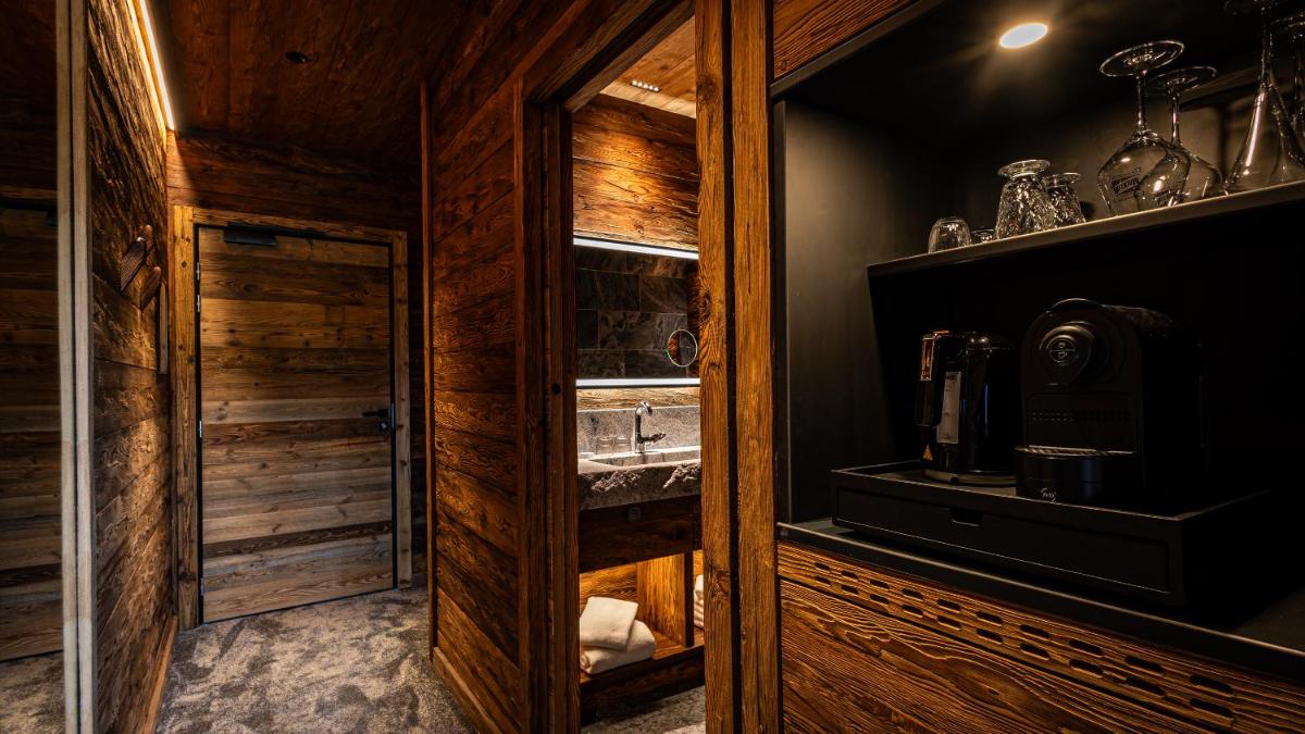 Photo de la galerie de l'établissement LA CABANE DU BREUIL, à La Bresse