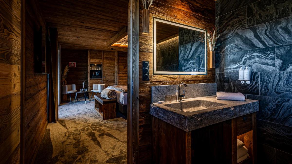 Salle de bains dans l'établissement LA CABANE DU BREUIL