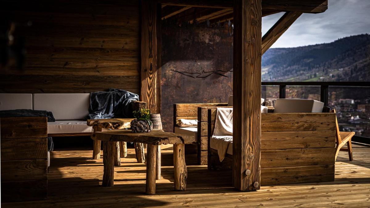 Vue générale sur la montagne ou vue sur la montagne depuis l'hôtel
