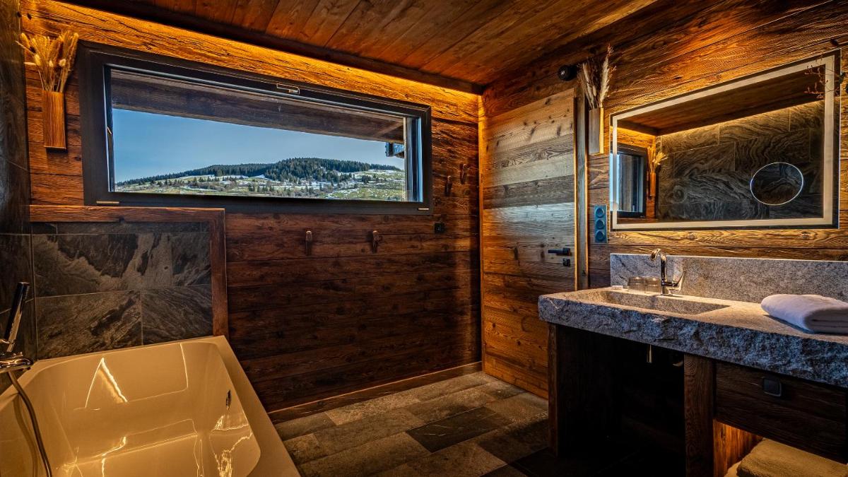 Vue générale sur la montagne ou vue sur la montagne depuis l'hôtel