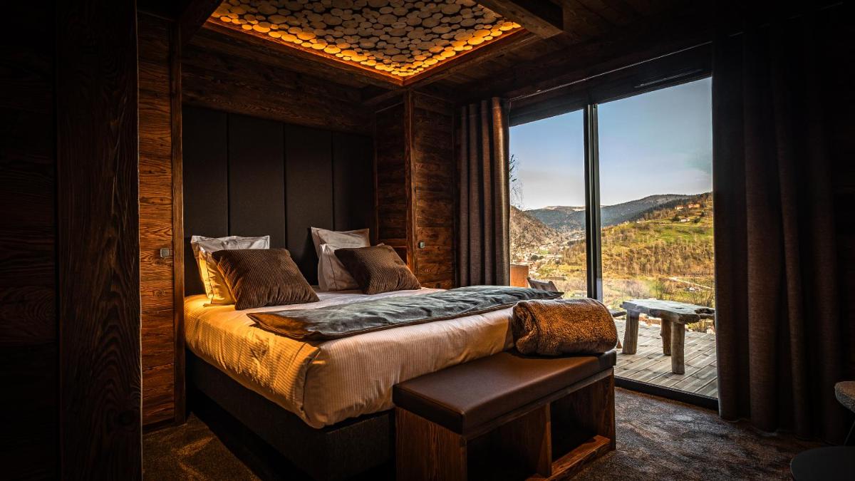 Vue générale sur la montagne ou vue sur la montagne depuis l'hôtel