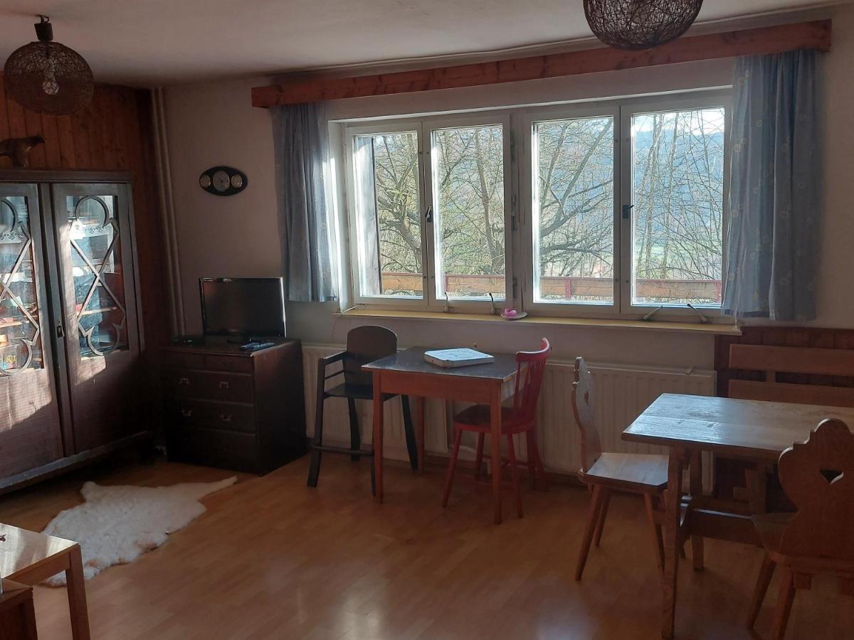 Chata na Poskle u lesa s výhledem - Housity