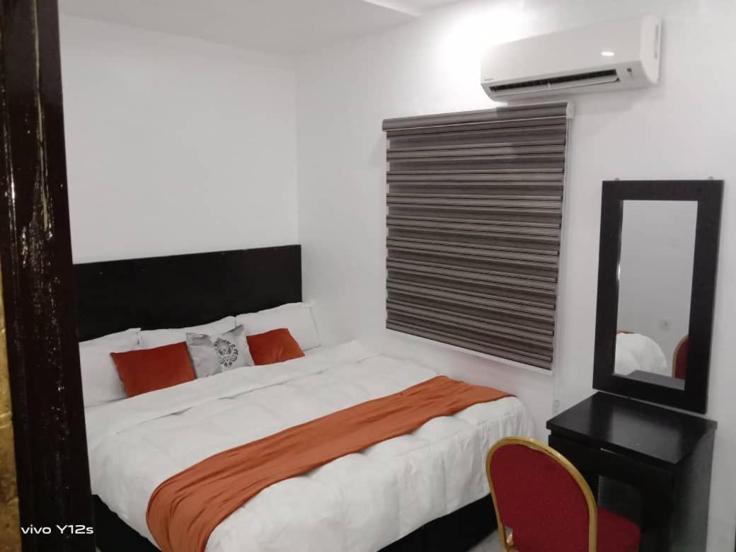 Blue Moon Hotel Victoria Island - Housity