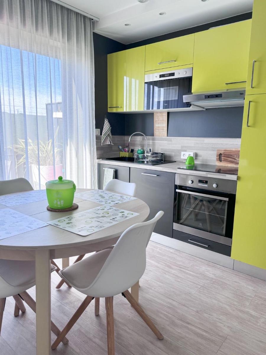 Appartement neuf bien situé réservation du samedi au samedi minimum - Housity