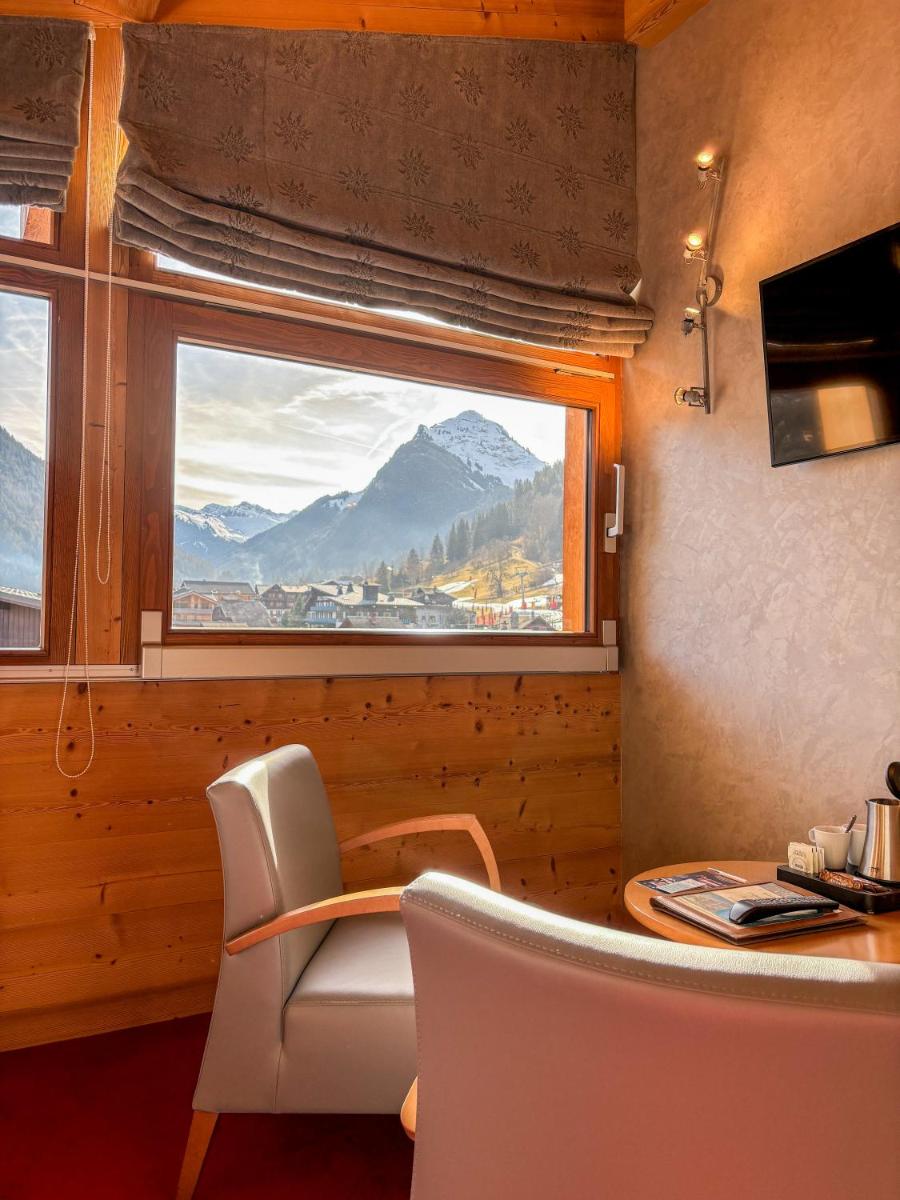 Vue générale sur la montagne ou vue sur la montagne depuis l'hôtel