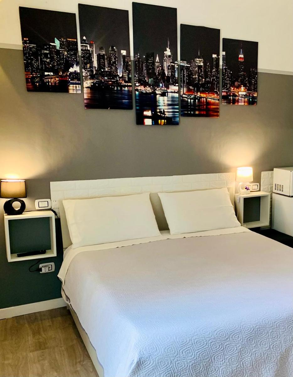 Magda House & Parking - Housity