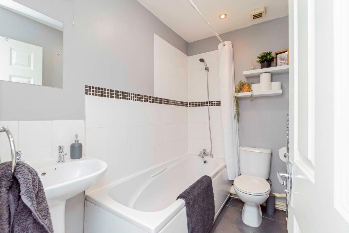 Eastleigh Serviced Apartment - Housity