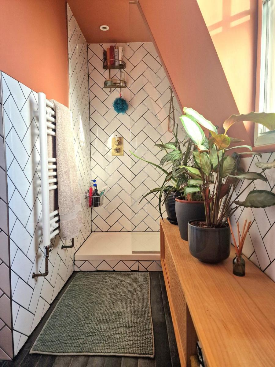 Suitetrails - Charming bedroom in artist studio