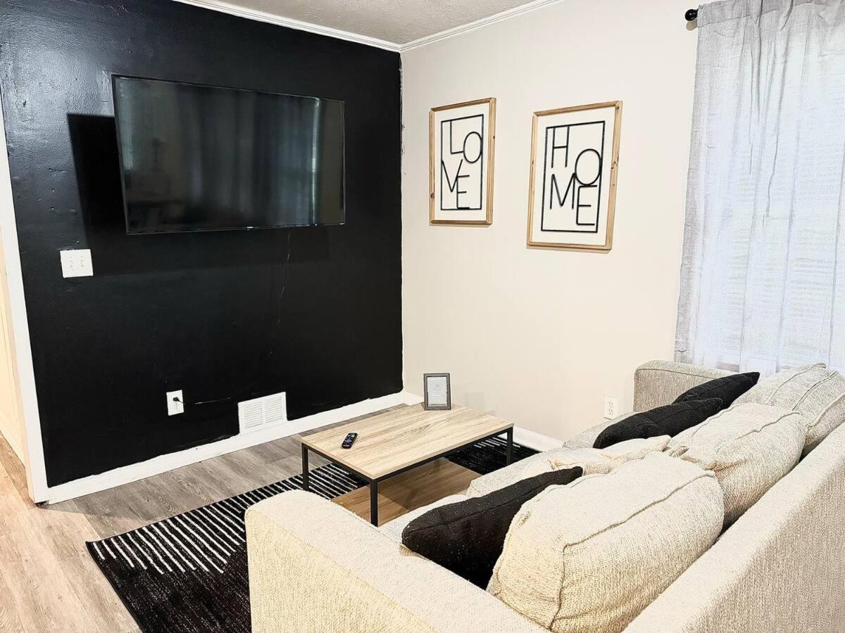 Business Suite Home Theater WiFi - Housity