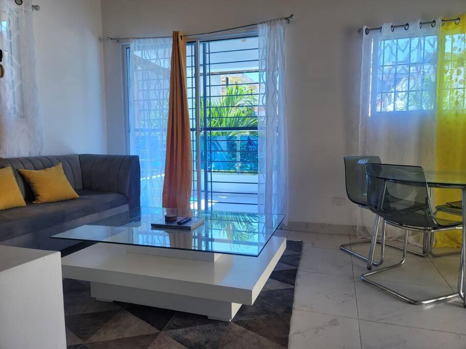 Suitetrails - Splendid 3 Bedroom House with Terrace -Near Utesa