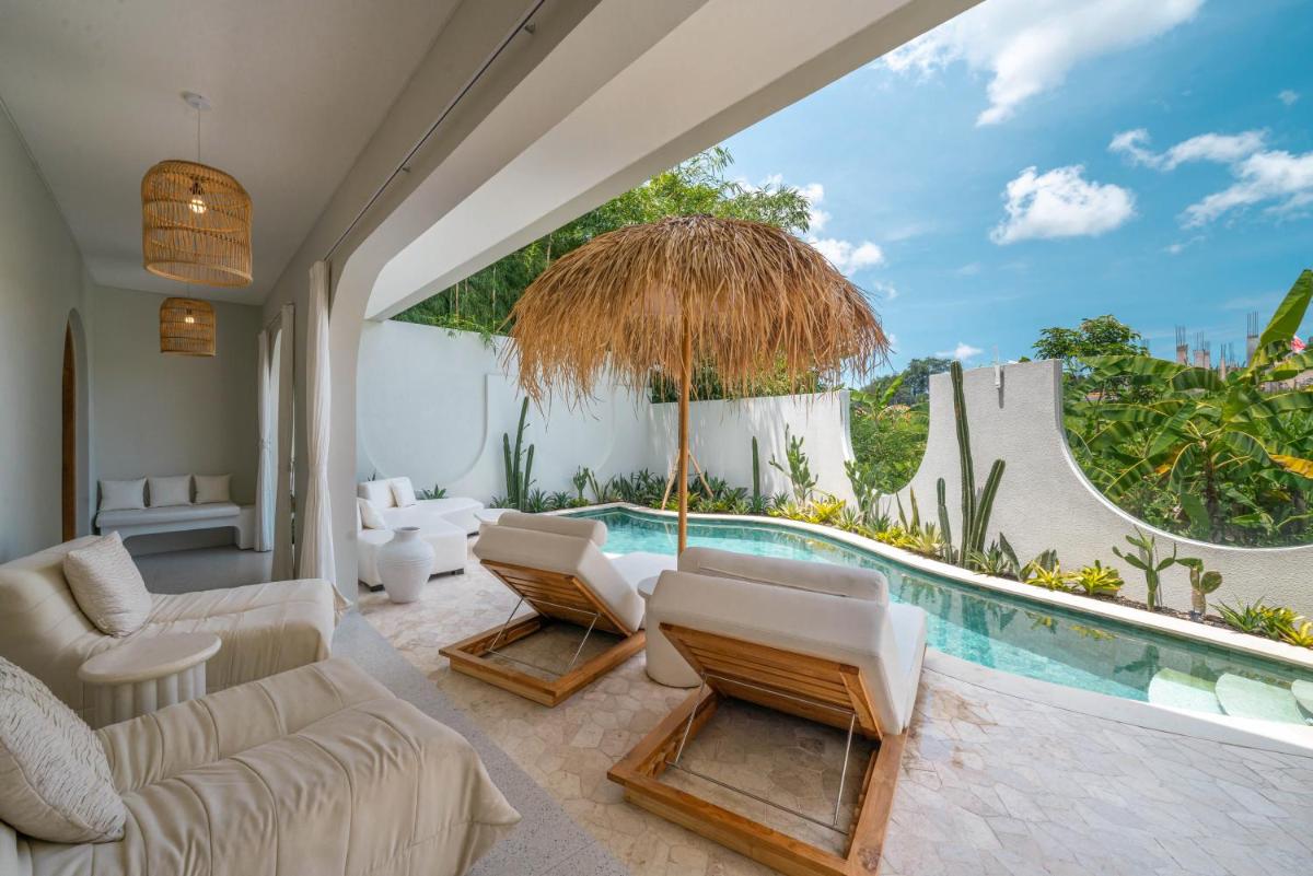 Suitetrails - Villa Hawk - Aesthetically Pleasing 4BR Villa In Central Canggu