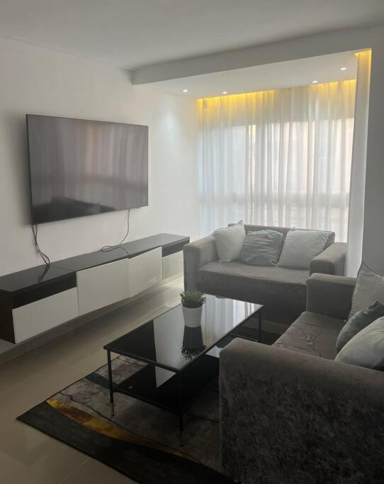 Excelente Condominio LP9 163 4-A - Housity