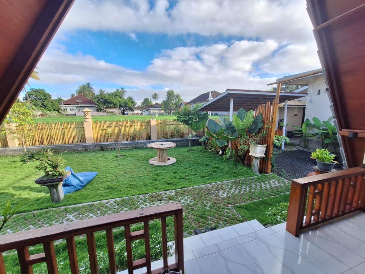 Carasti Bungalows - Housity
