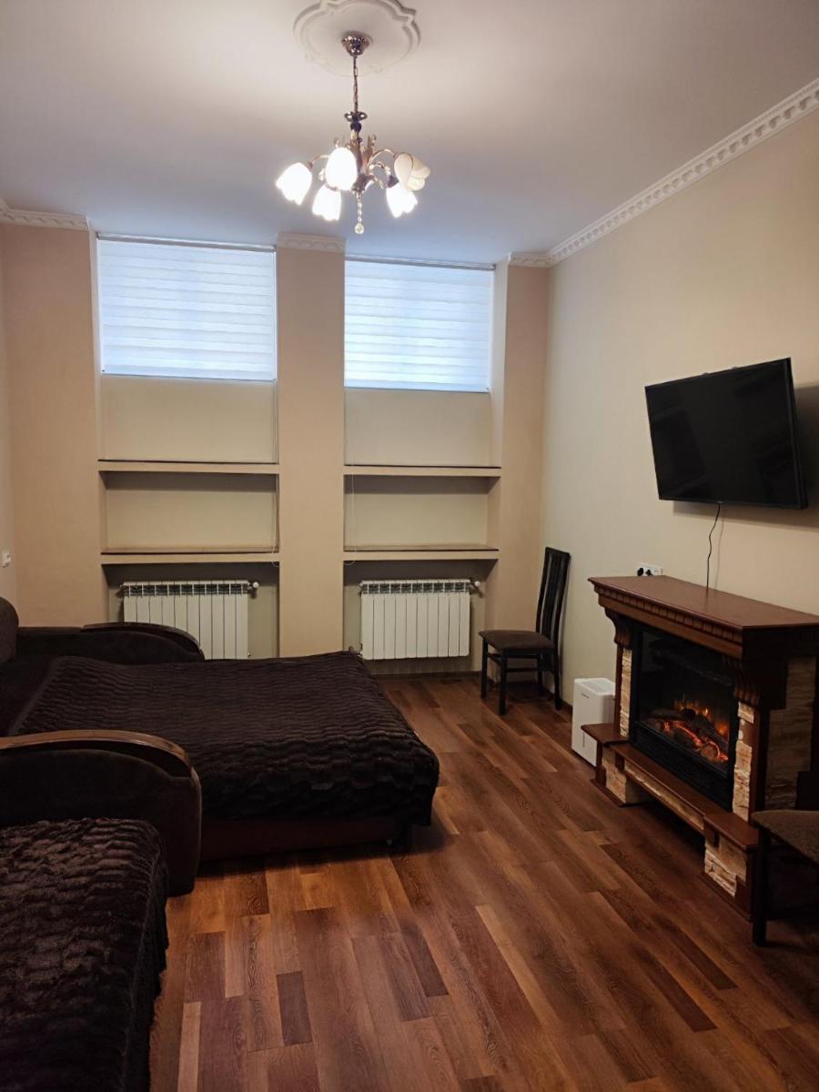 Novyi Svit - Housity
