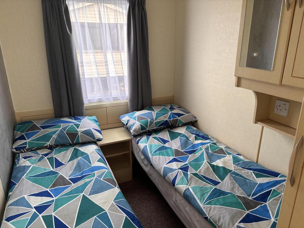 Lovely 2 bedroom static caravan Brean Somerset - Housity