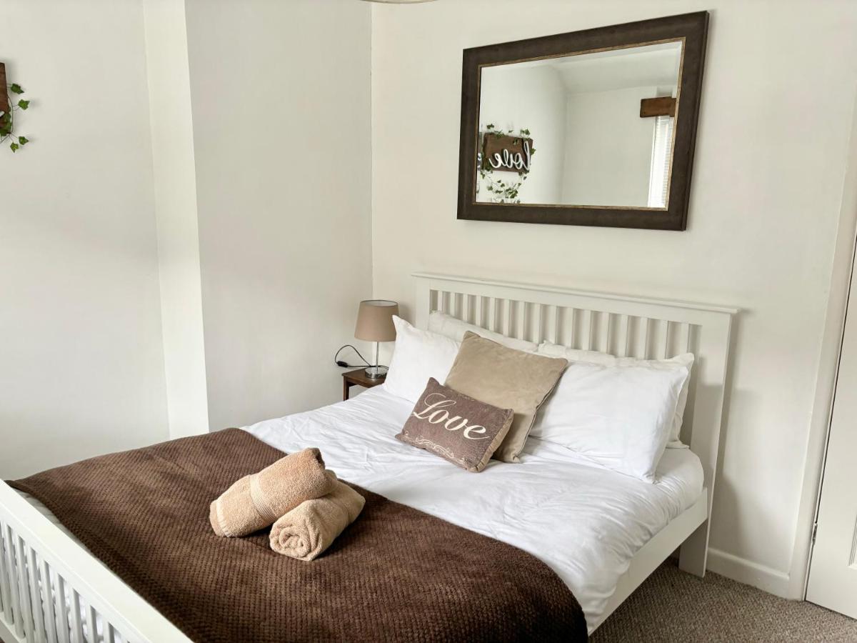 Afan Forest House - Private doubles or Twin options! Contractors ONLY! - Housity