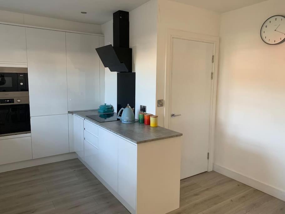 Stunning Ground Floor Hartlepool Marina Apartment - Housity