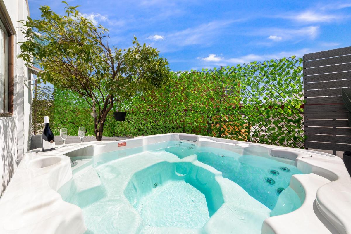 Evi's Afandou Suite - Housity