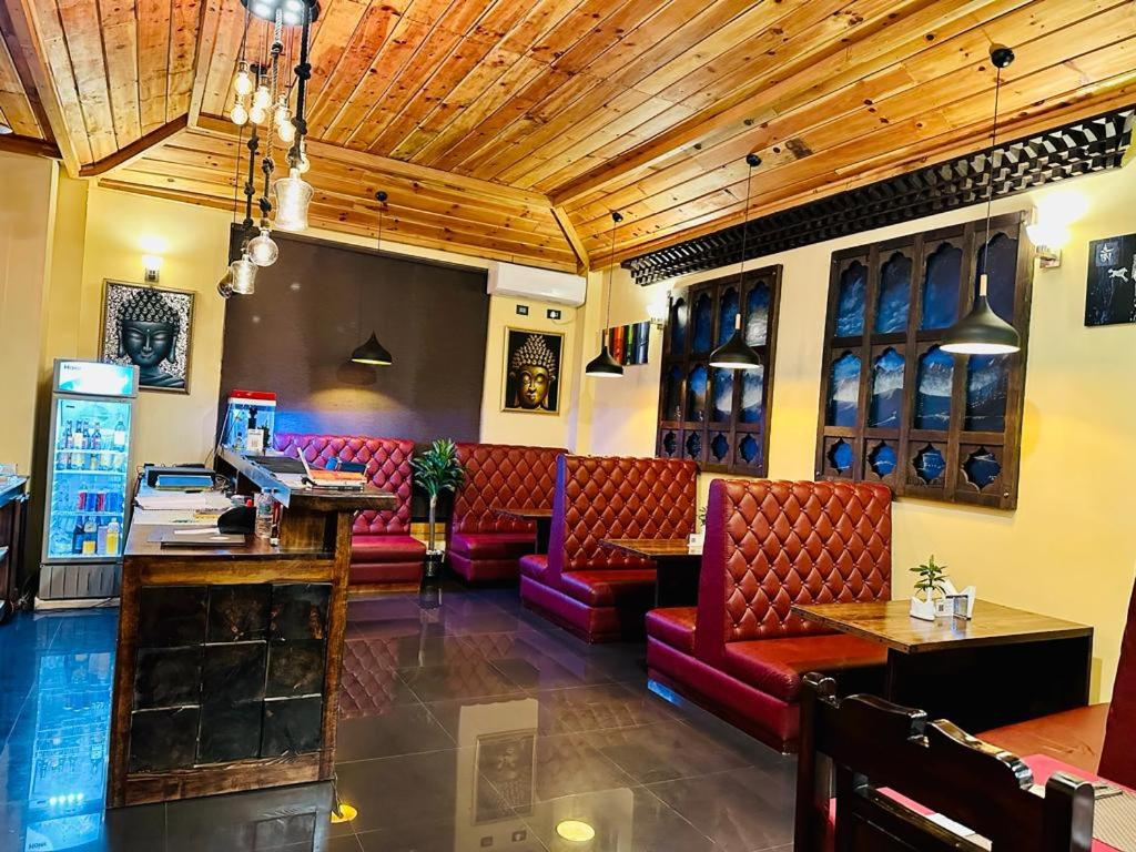 Silver Cloud Hotel - Housity