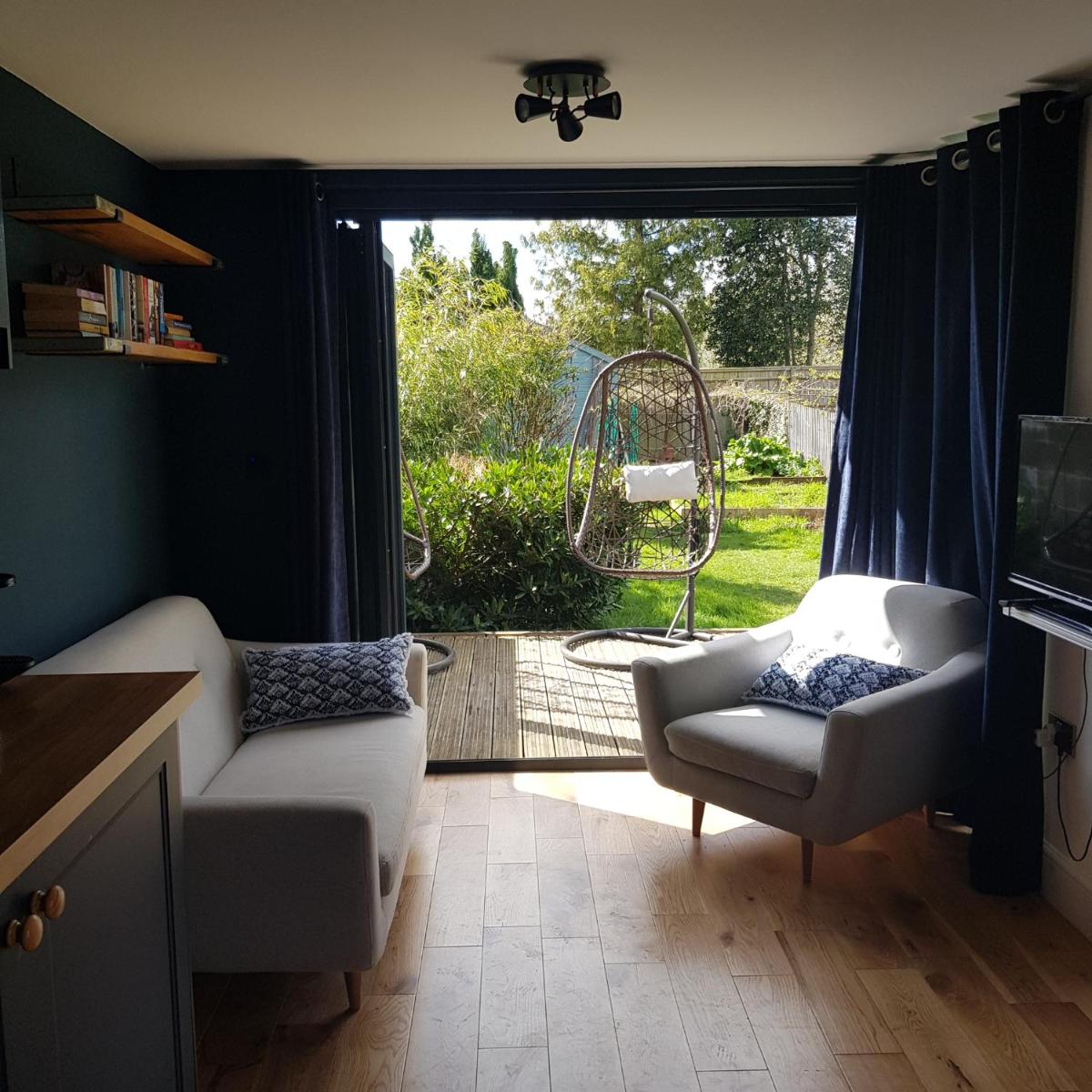 Cosy Garden Apartment near Oxford and the JR - Housity