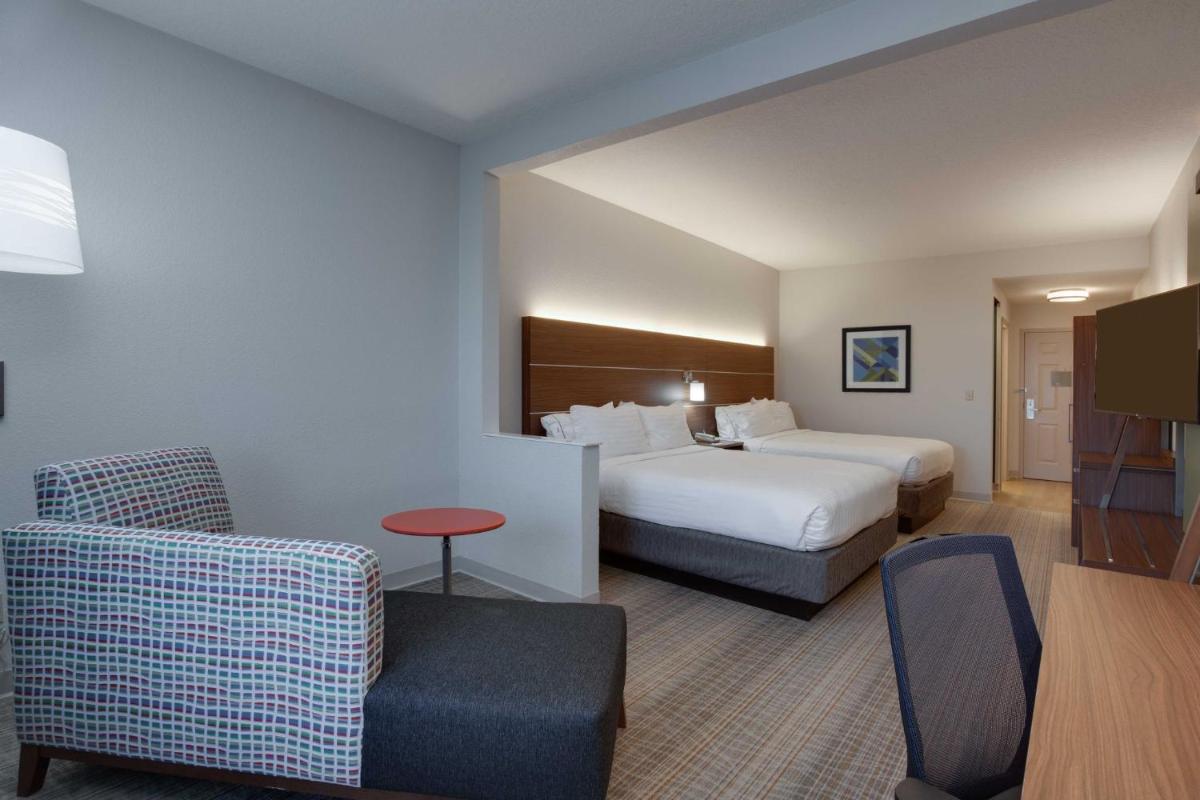 Holiday Inn Express & Suites Orlando International Airport, an IHG Hotel - Housity