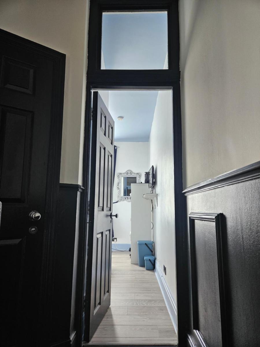 Prime Location Room Stay - Housity