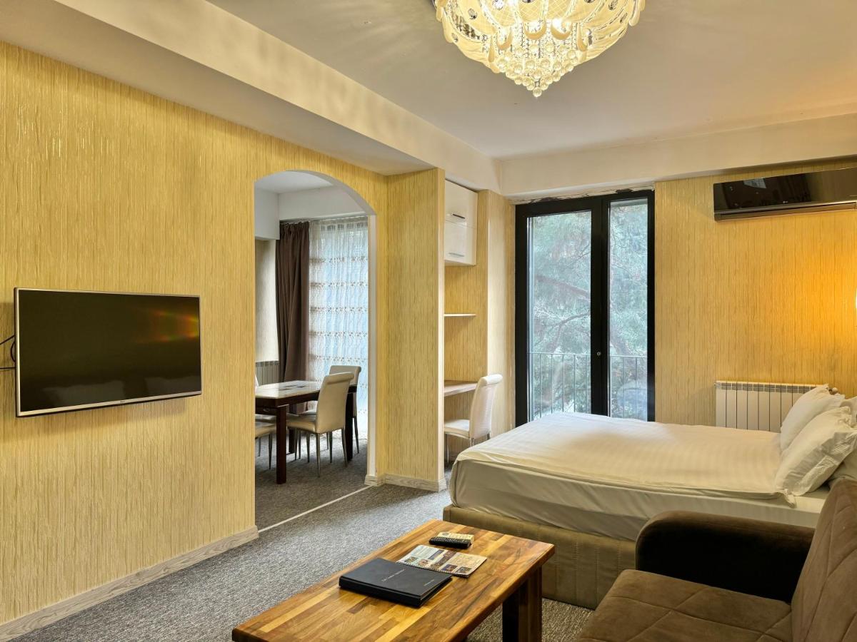 Full Comfort Apartment at Chavchavadze - Housity