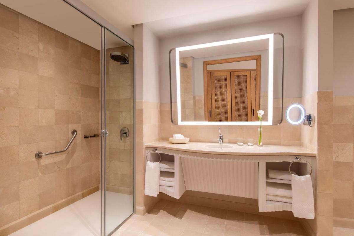 Un baño de The Ritz-Carlton Tenerife, Abama