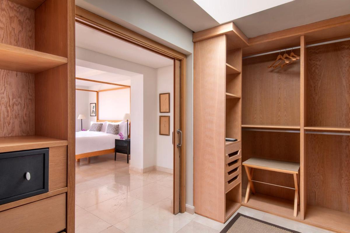 Cama o camas de una habitación en The Ritz-Carlton Tenerife, Abama