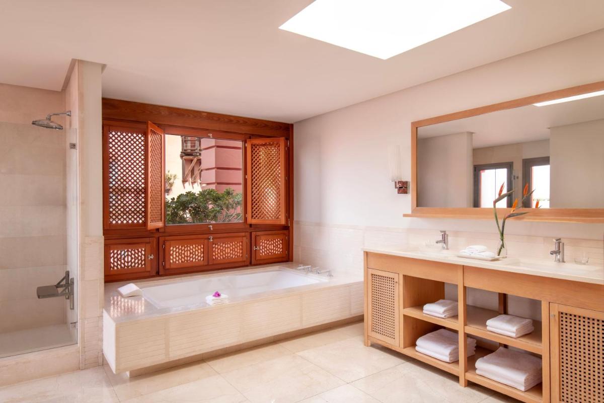 Un baño de The Ritz-Carlton Tenerife, Abama