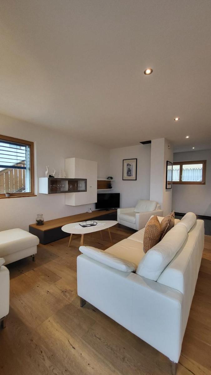 Chasa Scandella - Apartment Carl - Housity