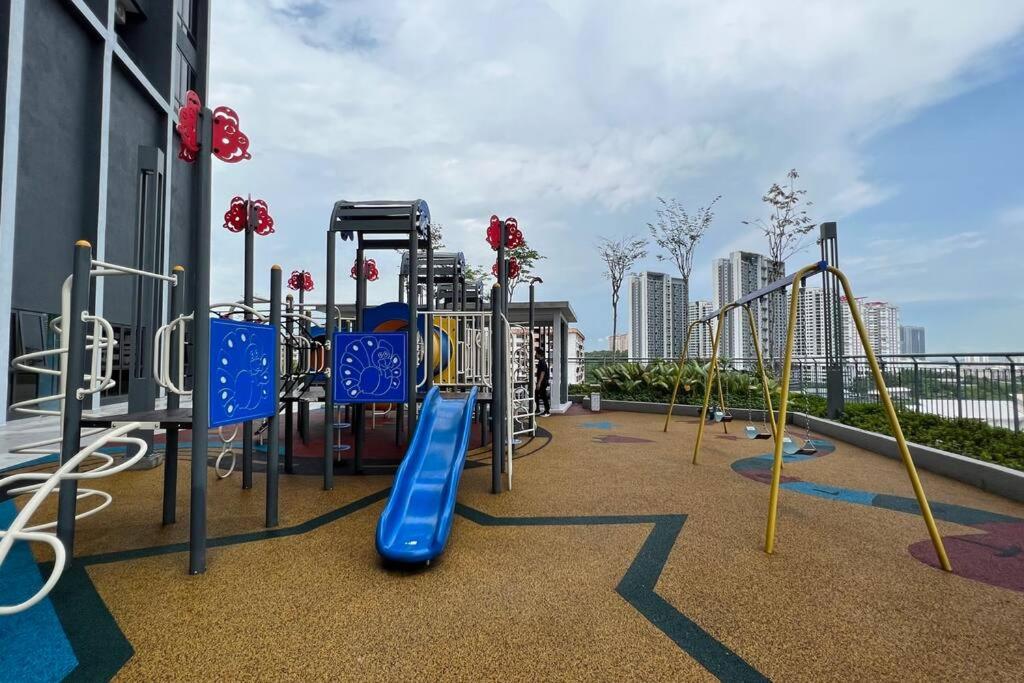 Suitetrails - Cozy Aera Residence / FREE Wi-fi Netflix / Sunway