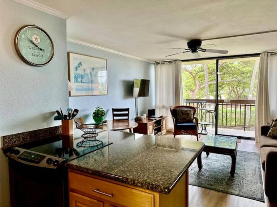 Suitetrails - Maui Vista one bedroom across the street from Kam1 beach shops and restaurants