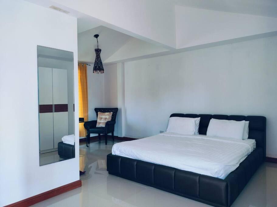 Luxury Pool Villa 5 Bedroom - Housity