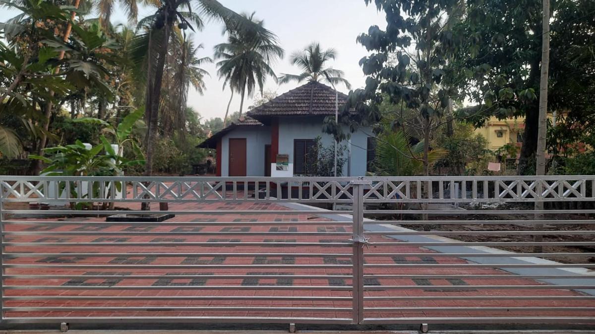 D Square Beach Home - Housity