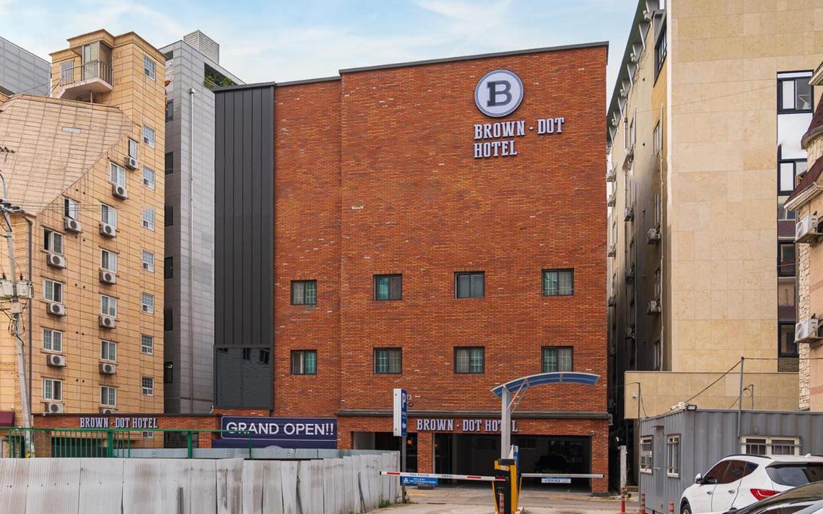 Brown Dot Hotel Suwon Jeongja Branch - Housity