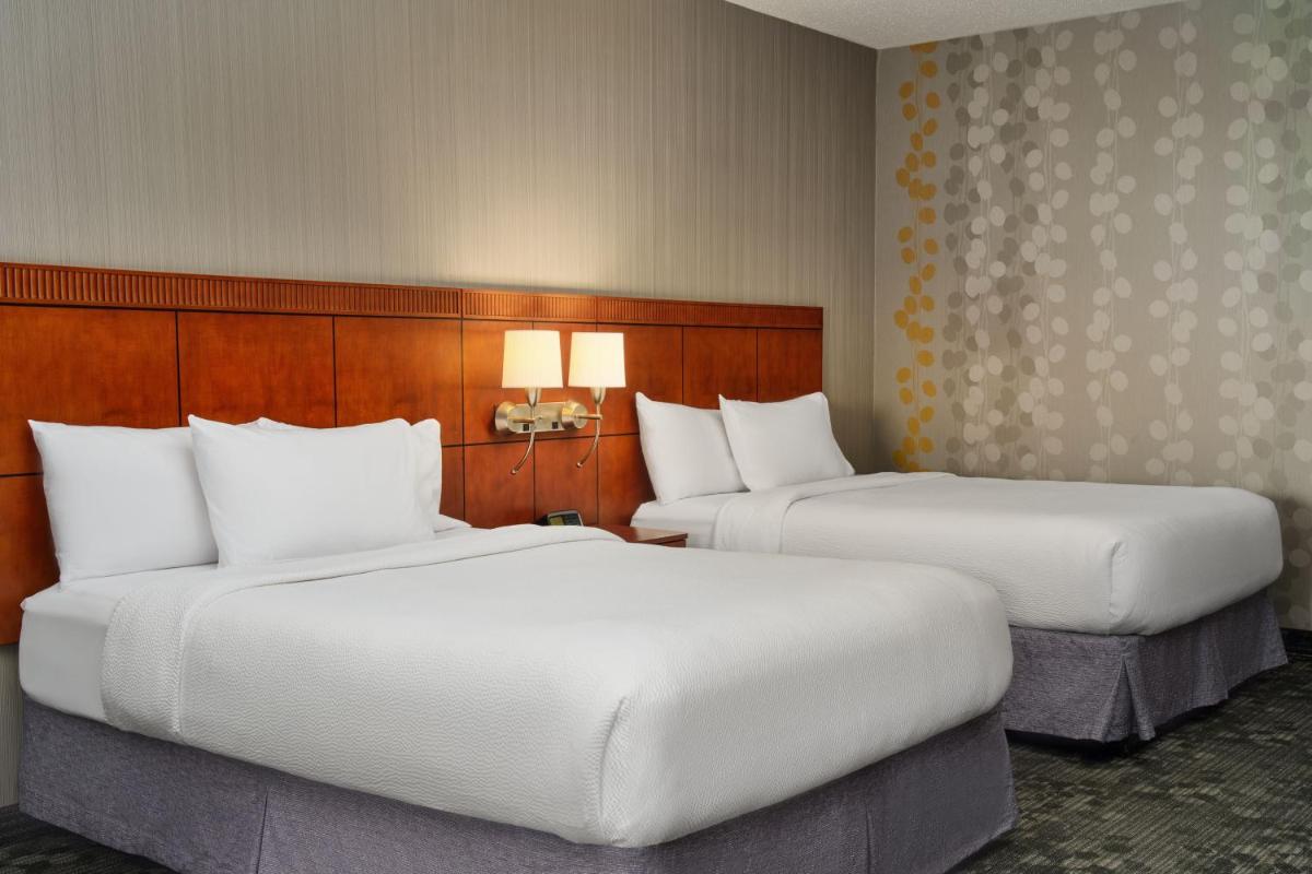 Courtyard by Marriott Akron Stow - Housity