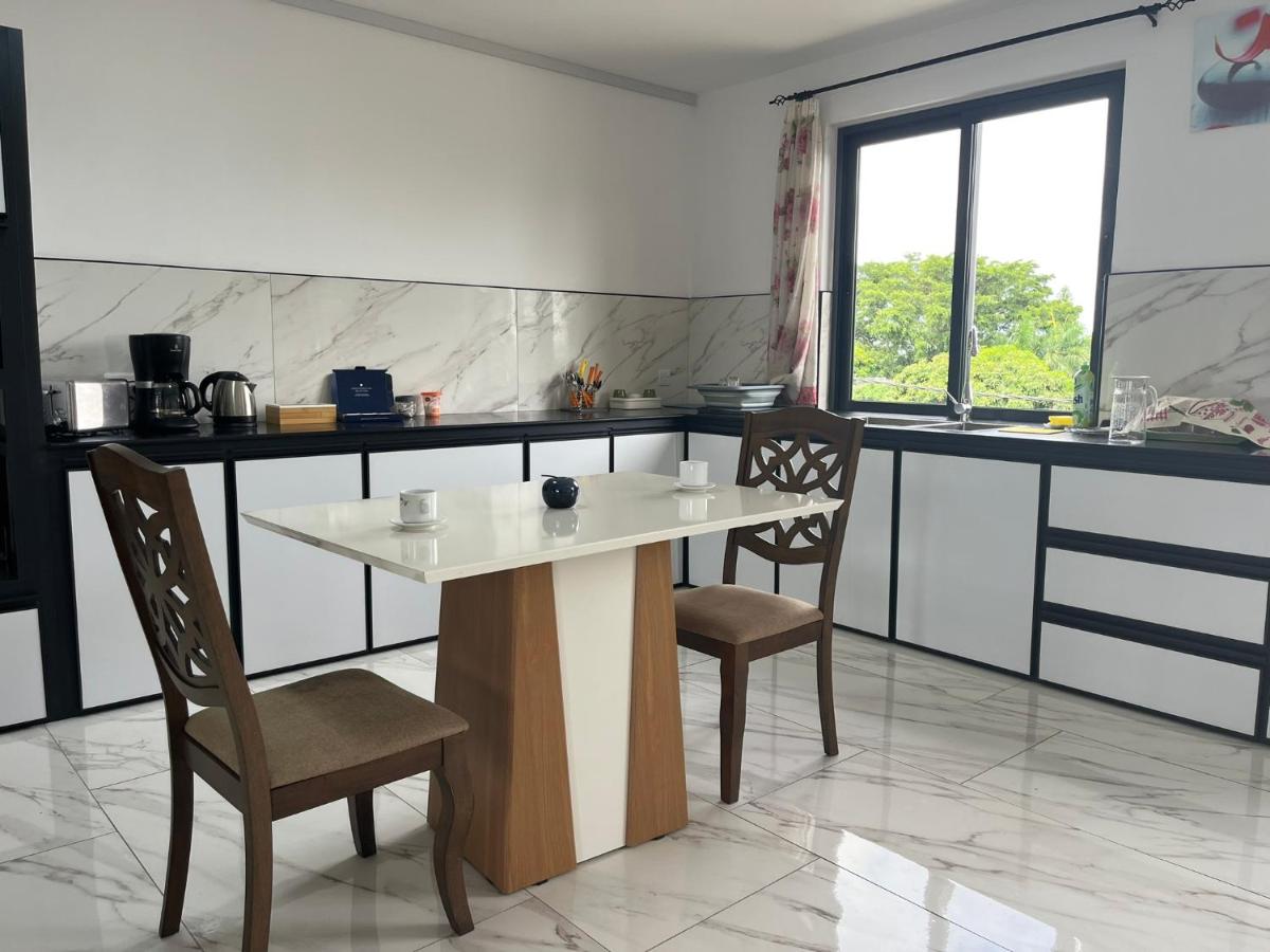 Oz Residence - Modern Apartment in heart of Beau-Bassin - Housity