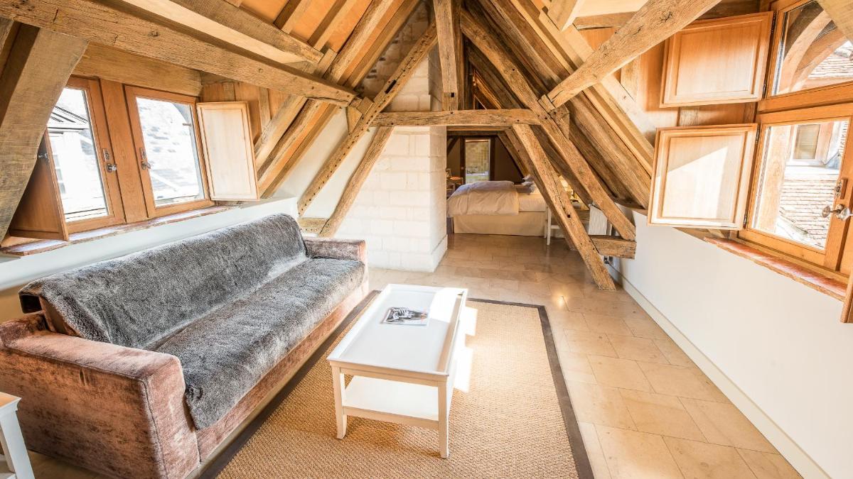 Coin salon dans l'établissement La Maison de Rhodes Hôtel & Spa
