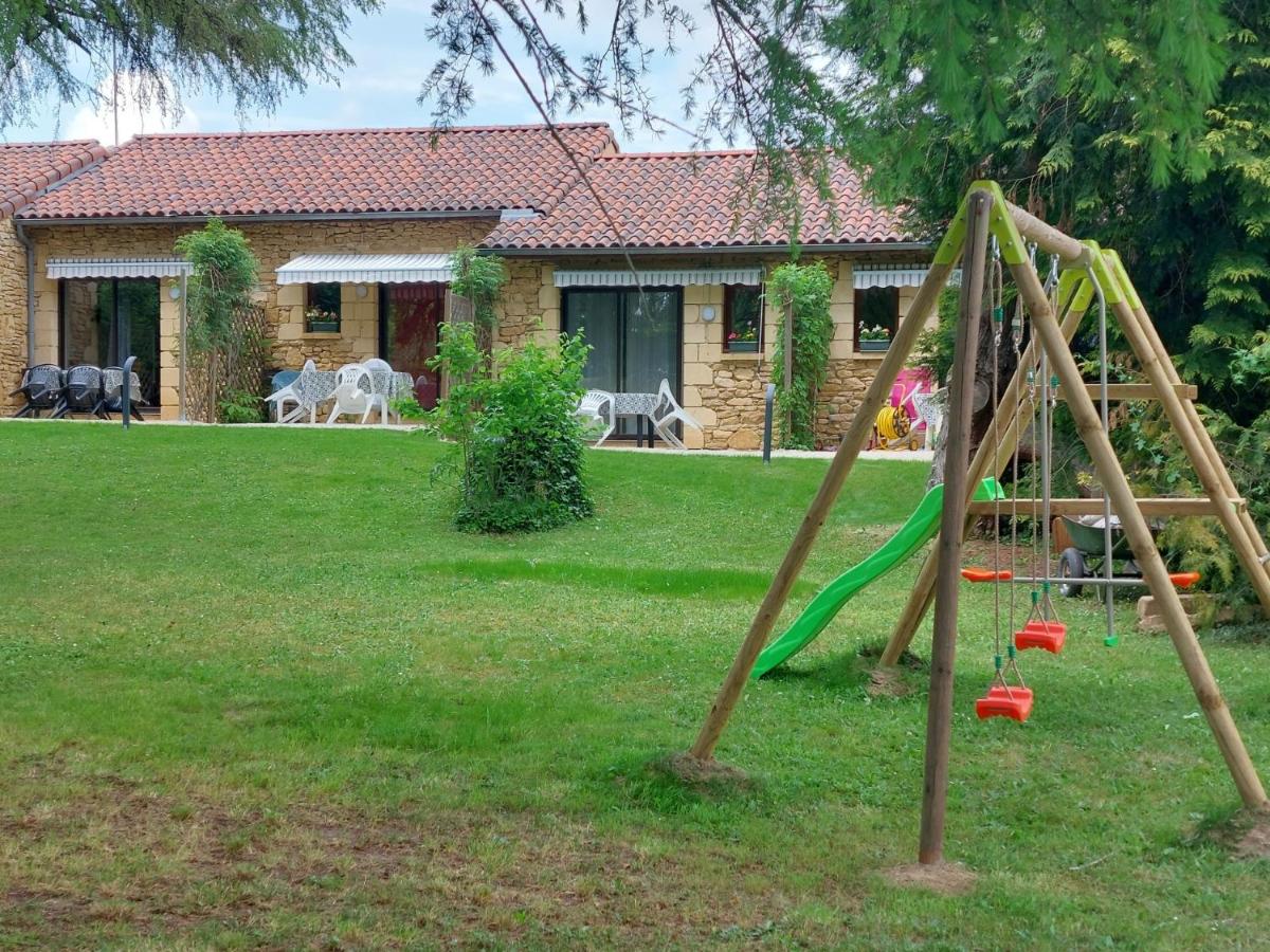 GITE LE PARC A SARLAT Parking privé - Hizvo
