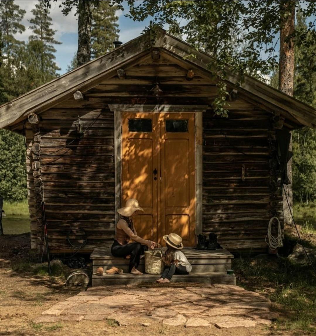 Cabin by Byske river surrounded by the forest - Housity