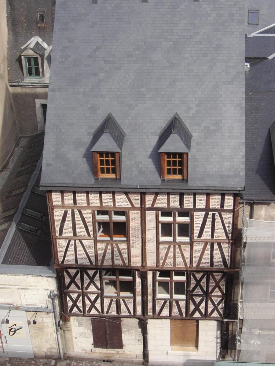 Cosy studio, at foot of - au pied du, Château d'Amboise - Housity