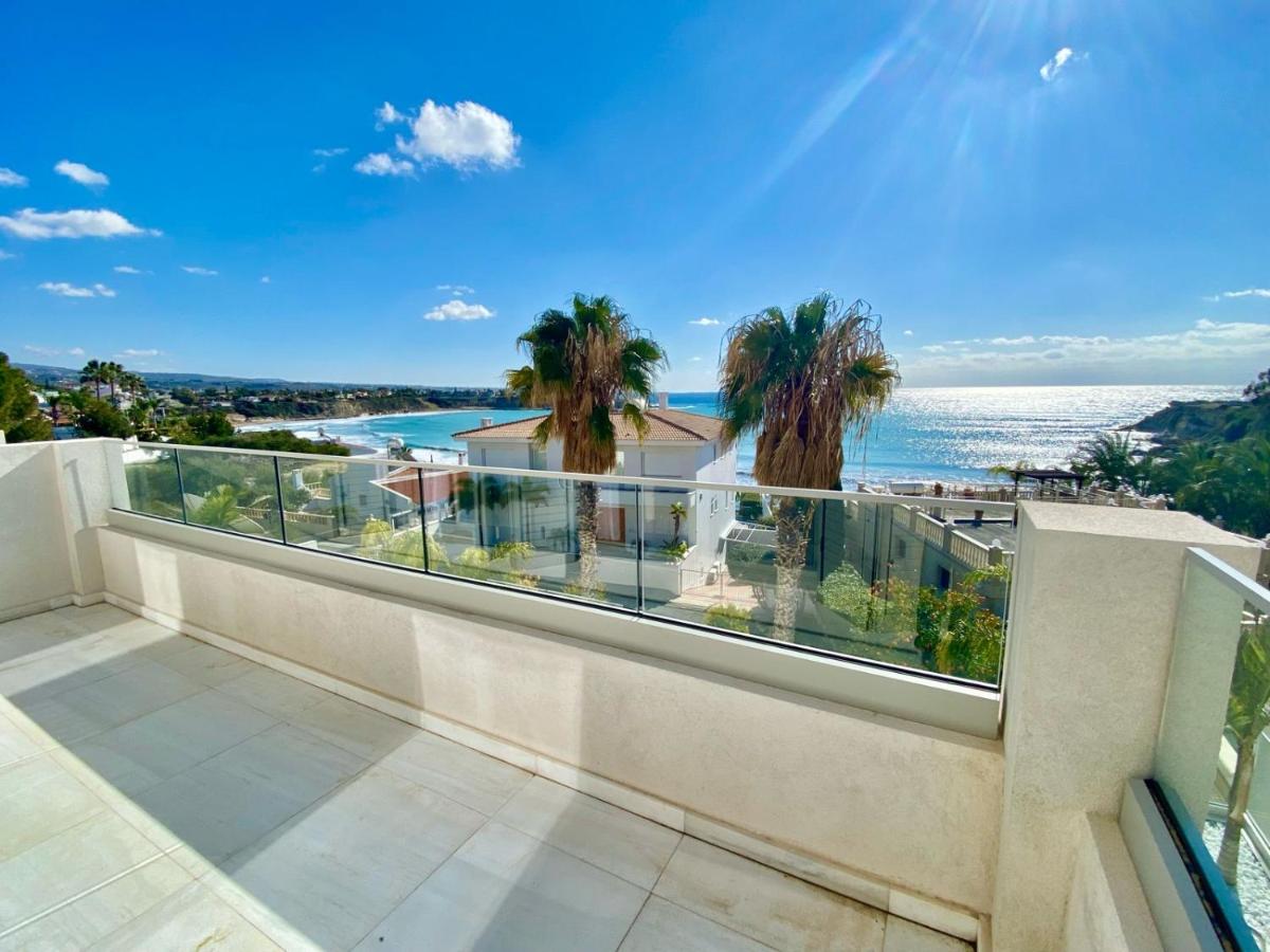 coral bay beach villa - Housity